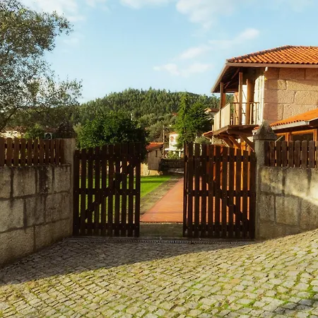 펜션 Cozy Family In Amazing Mountain With Piano Candemil (Porto)