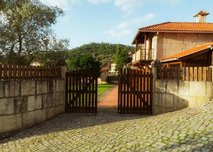 Ferienhaus Cozy Family In Amazing Mountain With Piano Candemil (Porto)